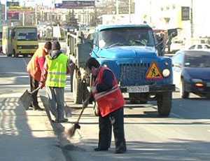 За месяц число дворников в Столице Крыма выросло в 1,5 раза (ДОПОЛНЕНО)