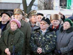 Львов отметил день рождения Бандеры народным вече и массовым факельным шествием