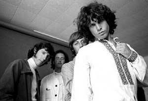 Солист группы The Doors Джим Моррисон носил украинскую вышиванку