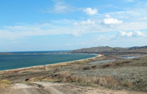 Под Керчью два рыбака застряли на лодке в море