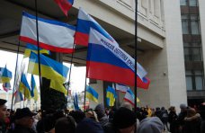 В Крыму провели митинг в поддержку государственных решений относительно евроинтеграции