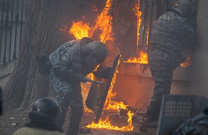 МВД: в беспорядках пострадали 254 правоохранителя, в ИВС доставлено 73 нарушителя