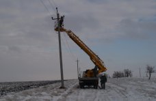 Восстановлением электроснабжения Крыма занимаются почти 500 человек