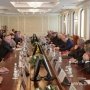 Интеллигенция: Необходимо мирным способом разрешить кризис