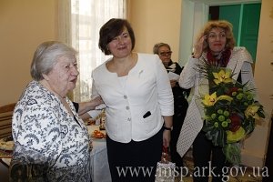 Елена Семичастная поздравила с 90-летием Искру Чумак