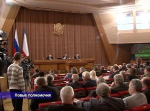 В Государственном совете Крыма приняты первые законы