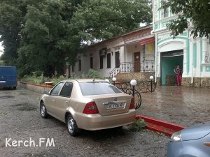 Из керченского городского совета вывозят вещи, после отставки Осадчего