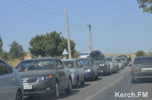 Водителей просят побеспокоиться о топливе, при поездке на переправу