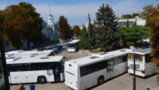 Из Севастополя в Великий Новгород оправили колонну автобусов с беженцами