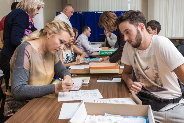 Губернаторы мобилизовали досрочников. В ряде регионов число досрочно проголосовавших может вызвать сомнение в легитимности выборов