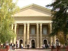 Студенты и преподаватели крымского медуниверситета не готовы согласиться с включением в федеральный вуз