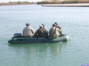 МЧС Керчи просят любителей рыбалки быть аккуратными на воде