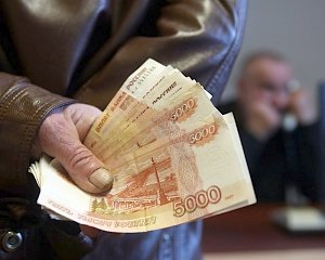 Жителя Крыма наказали штрафом на 30 тыс. рублей за взятку полицейскому