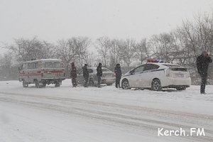 Под Керчью в лобовом пострадали четыре человека, двое погибли