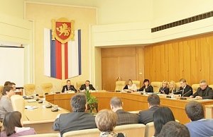 В крымском парламенте обсудили проблемные вопросы оказания государственных и муниципальных услуг в регионах