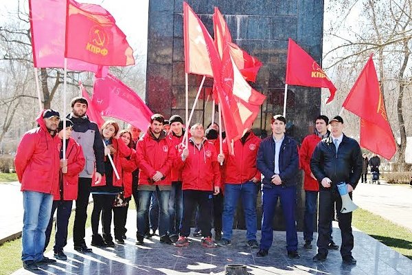 День Советской Армии и Военно-Морского Флота в Махачкале