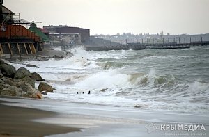 На Керченской паромной переправе объявлено штормовое предупреждение