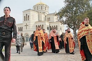 Верующие отправились пешком из Севастополя в Смоленск