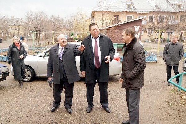 Город-герой Волгоград. Завершилась рабочая поездка в город-спутник Волжский депутата-коммуниста Волгоградской областной Думы, члена ЦК КПРФ Евгения Шаманаева