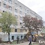 В Керчи общежитие два месяца без света