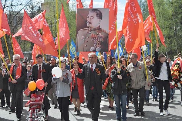 Ленинградская область: 70 лет под Знаменем Победы