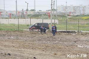 В Керчи расчищают площадку под цементный завод для строительства моста