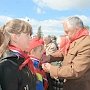 Пионер – всем ребятам пример! В день пионерии в Островском районе Псковской области повязали пионерские галстуки 26 мальчишкам и девчонкам