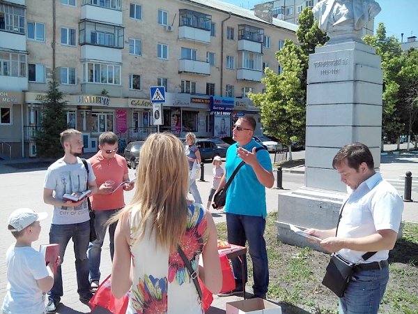 В День русского языка в Белгороде прошли бесплатные литературные «ярмарки»