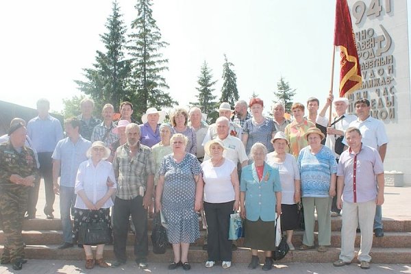 Тюменские коммунисты провели митинг в день памяти и скорби