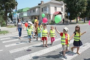 В Крыму стартовала широкомасштабная акция «Шагающий автобус»