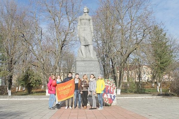 Псковская область. Островские комсомольцы отметили день рождения ВЛКСМ