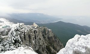 На Ай-Петри с обрыва упала машина