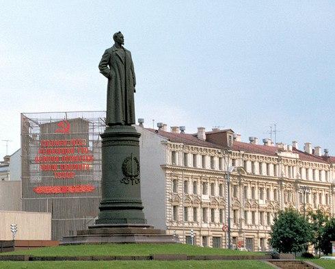 Вячеслав Тетёкин: Дзержинский – это символ борьбы против коррупции, и понятно, кому он встал поперек горла