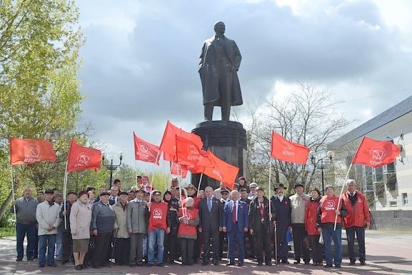 Республика Калмыкия. Коммунисты отметили 146-ю годовщину со дня рождения В.И. Ленина