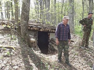 Крымские казаки провели «школьный десант» к местам партизанской славы.