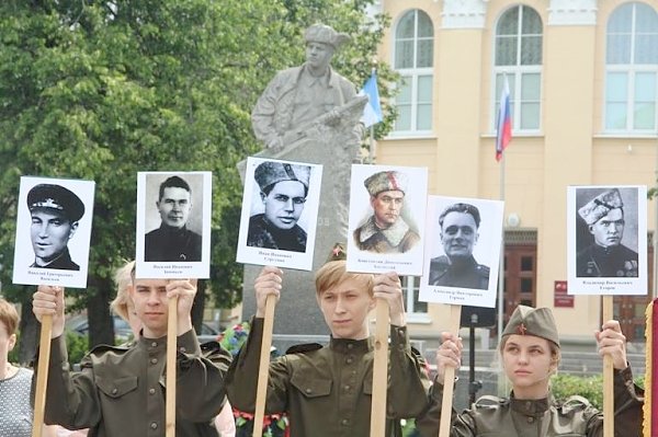 В Великом Новгороде прошёл митинг, посвящённый 90-летию со дня рождения партизана Лёни Голикова