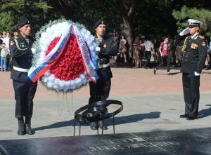 В день памяти и скорби у Могилы неизвестного солдата в Столице Крыма состоялся траурный митинг