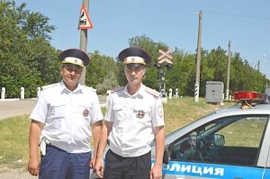 В Керчи ГИБДД предотвратило столкновение поезда и фуры