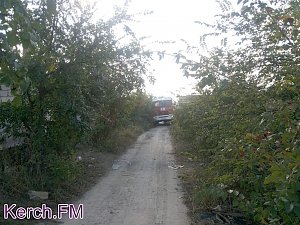 В Керчи горел автомобильный гараж