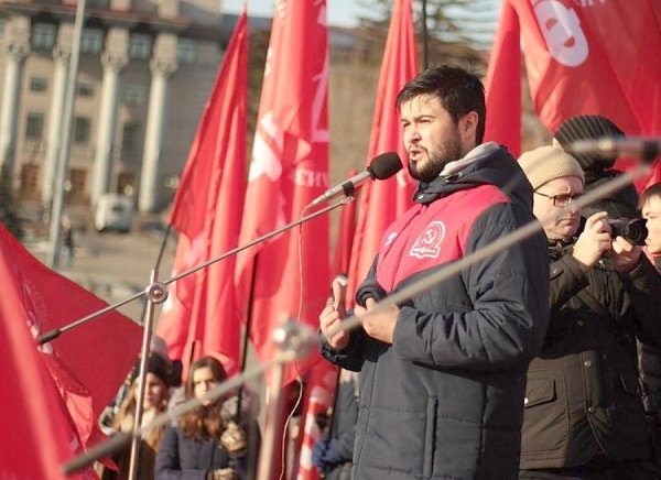 Красноярский коммунист Роман Тамоев о депутате Поклонской и разрухе в головах