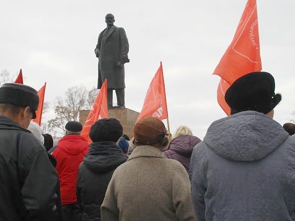 Сахалинская область. Коммунисты встретили 99-ю годовщину Октября