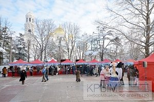 Аксёнов оценил первомайских телочек и телят