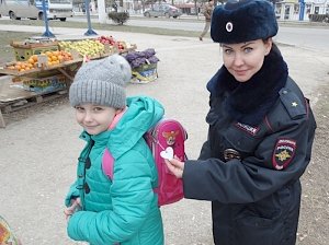 В Севастополе сотрудники Госавтоинспекции провели акцию «Светящееся сердце»