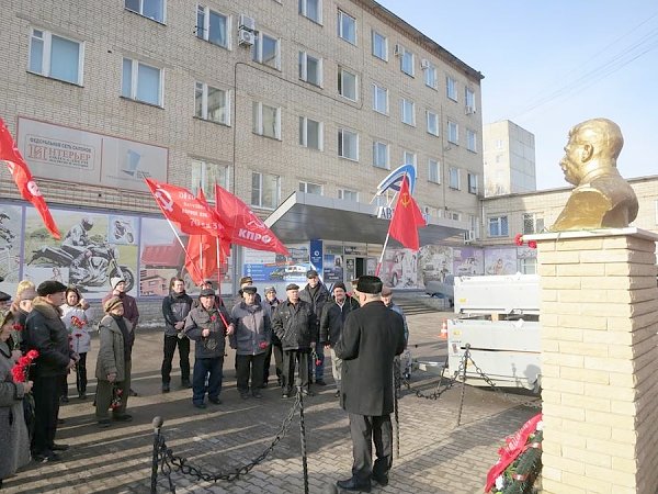 Тамбовские коммунисты почтили его светлую память И.В. Сталина