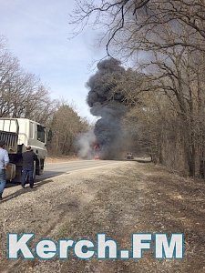 На Керченской трассе сгорел грузовик