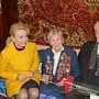 В Керчи ветерана поздравили с 90-летием и подарили инвалидную коляску