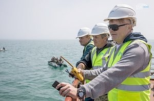 Самолет времен Великой Отечественной войны был поднят со дна Керченского пролива с помощью строителей Крымского моста