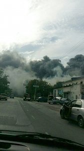 В центре Евпатории загорелся склад