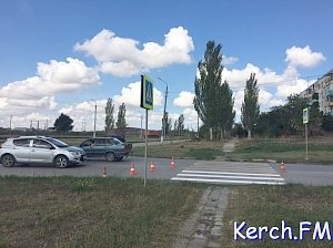 В Керчи заново наносят пешеходные переходы, какие стерлись