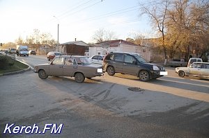 В Керчи столкнулись «Ниссан» и «ВАЗ»